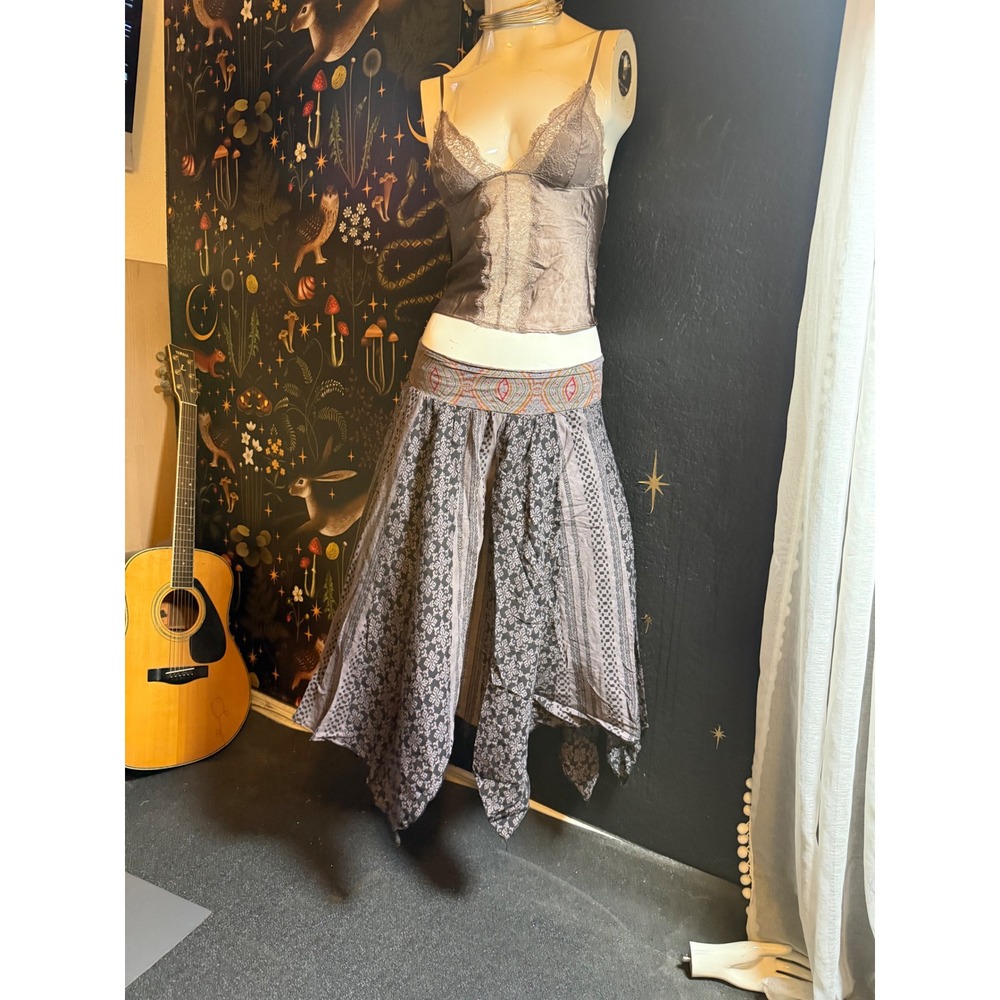 Life Style Boho Cotton Handkerchief Hem Skirt Grey Black Floral Print Large